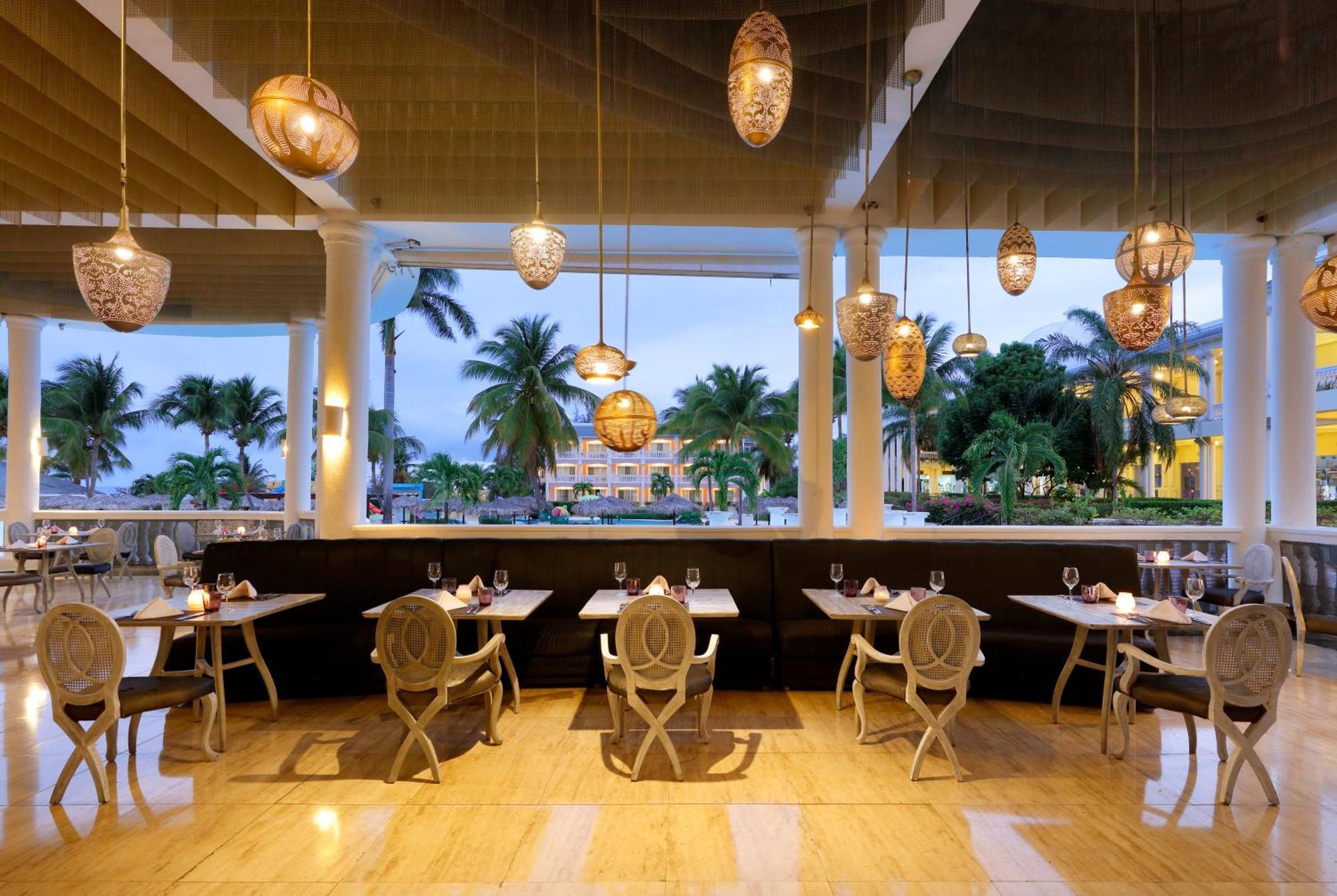 The Signature Level At Grand Palladium Lady Hamilton Resort & Spa Lucea Exterior photo