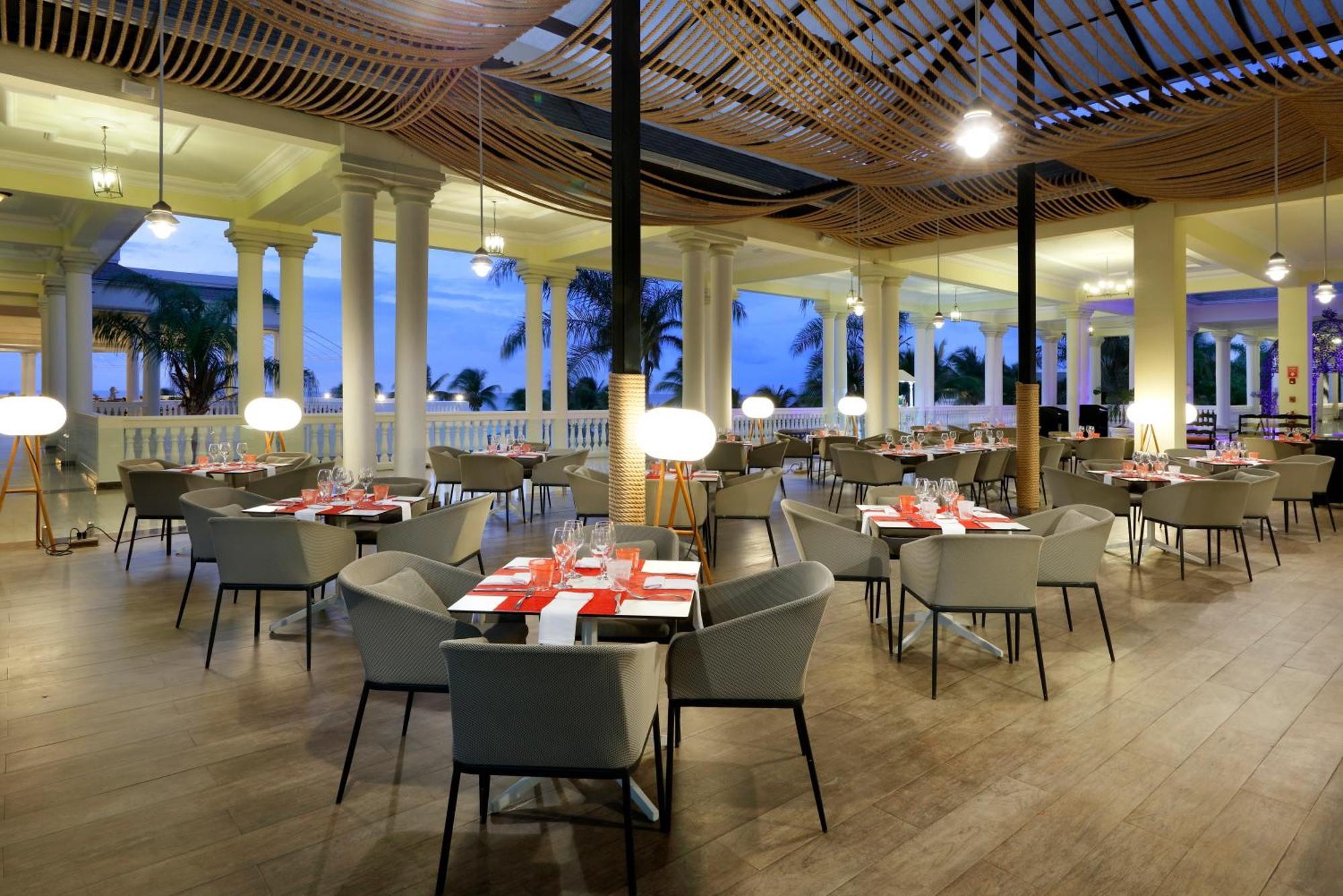 The Signature Level At Grand Palladium Lady Hamilton Resort & Spa Lucea Exterior photo
