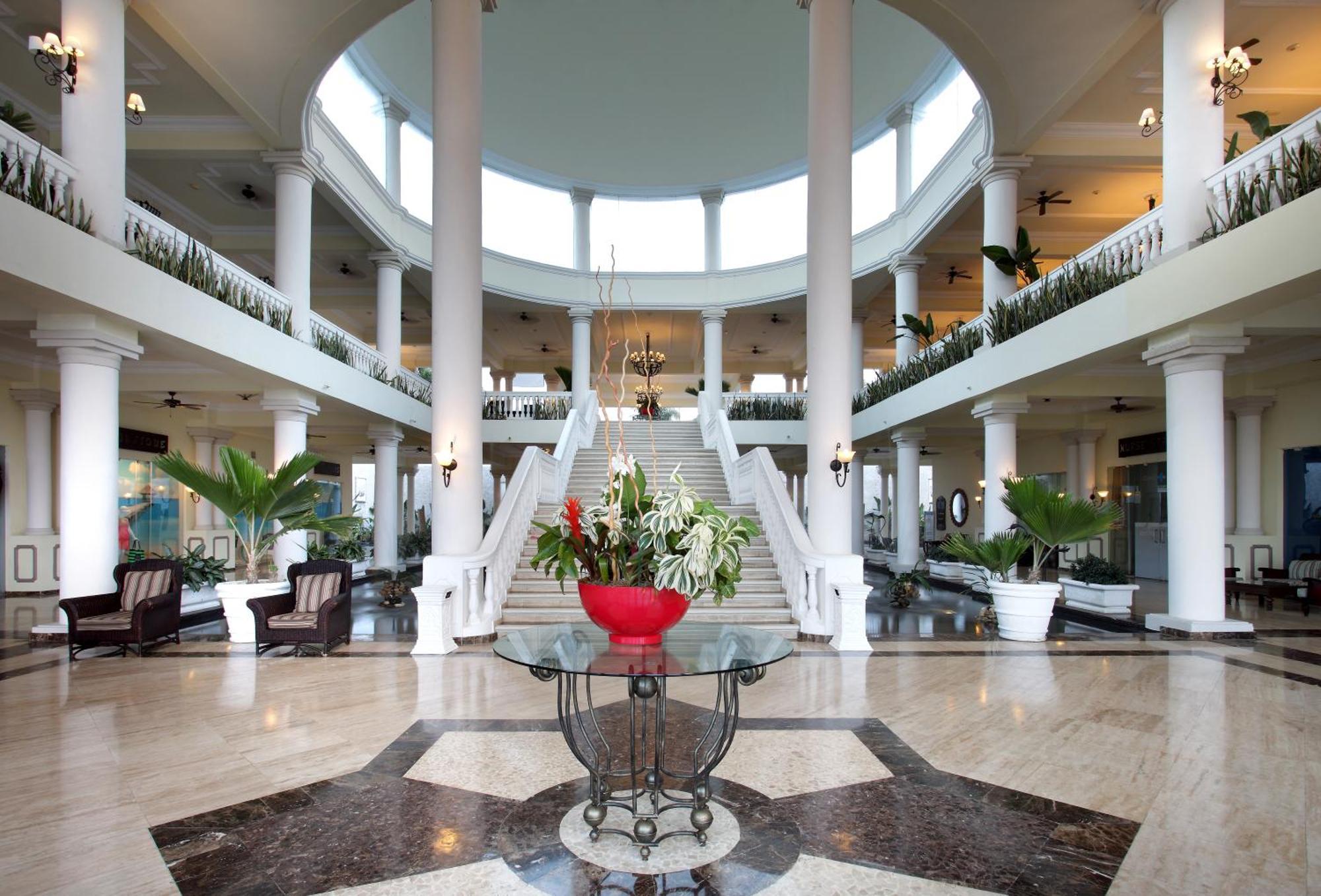 The Signature Level At Grand Palladium Lady Hamilton Resort & Spa Lucea Exterior photo
