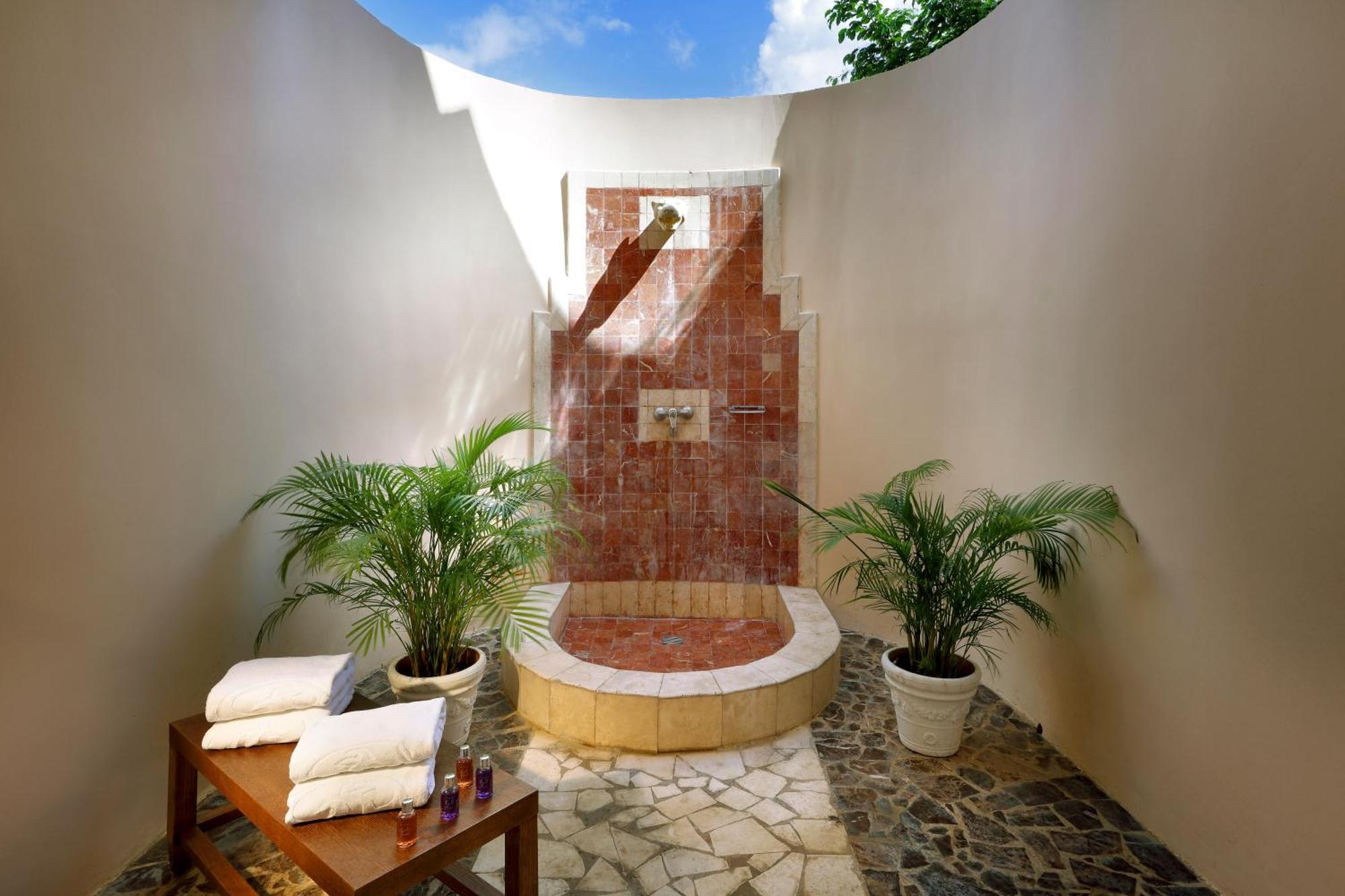 The Signature Level At Grand Palladium Lady Hamilton Resort & Spa Lucea Exterior photo